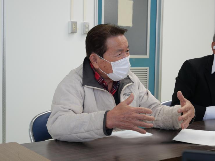  写真：インタビュー中の様子（理事長の小池和雄さん）
