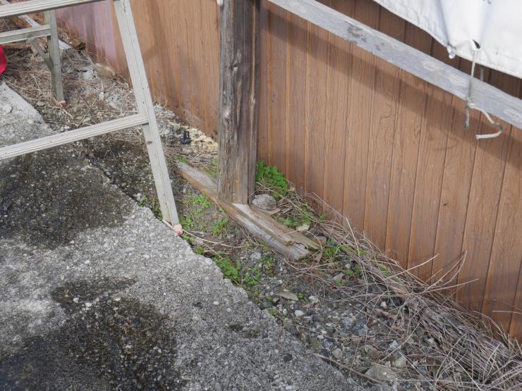 写真：ぐらつきを直す様子