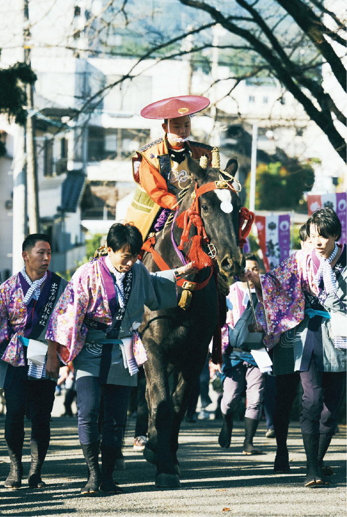 出雲伊波比神社の秋の流鏑馬の写真