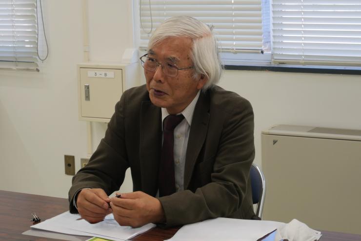 写真：インタビューの様子(2)