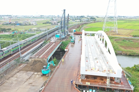 工事中の橋梁の写真