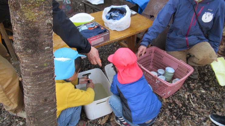 使った食器は自分で洗います