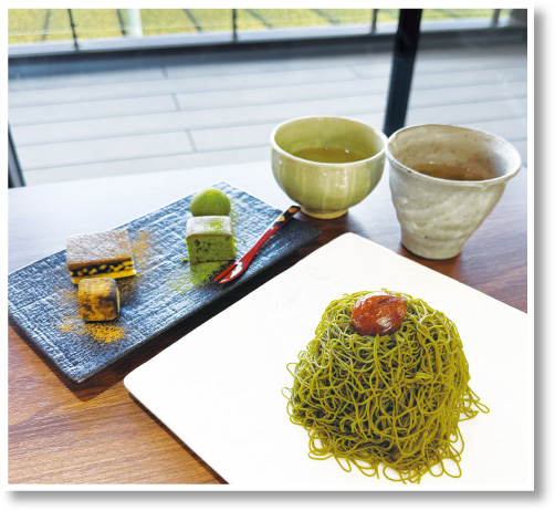 狭山茶とモンブランの写真