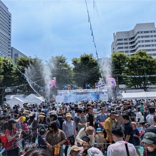 けやきひろば水かけまつり