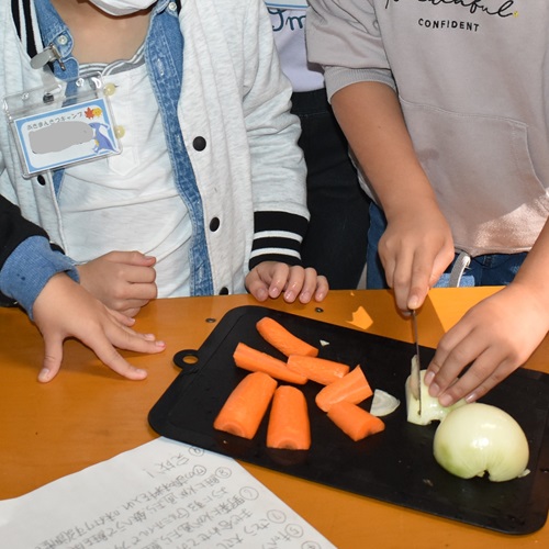 調理をしている写真