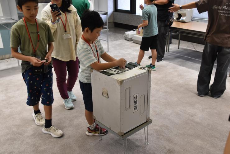 8月18日投票の様子