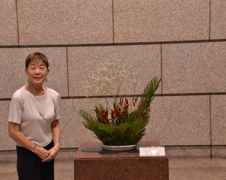 8月31日生け花の先生の写真