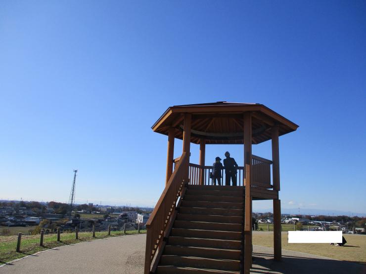 里山ゾーンにある展望台の写真