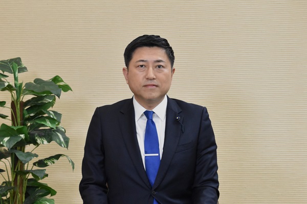 石川忠義議員の写真