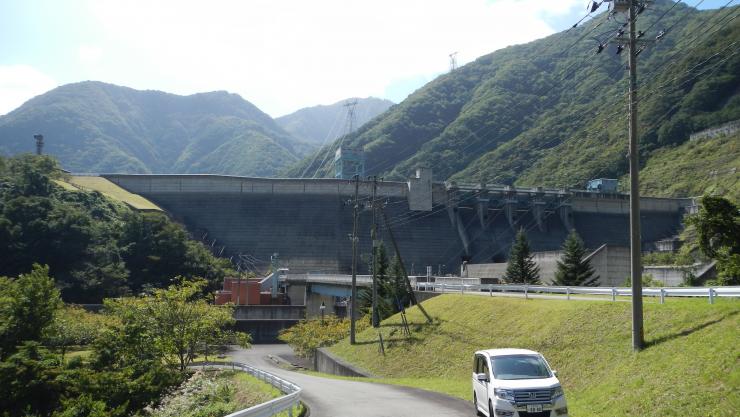 大川ダム全景