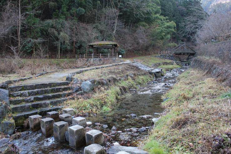 鳥羽川全景