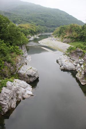 白鳥橋下流の風景