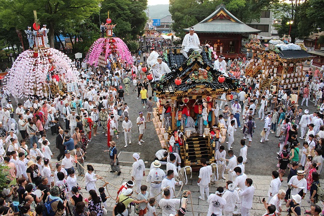 秩父川瀬祭の笠鉾・屋台